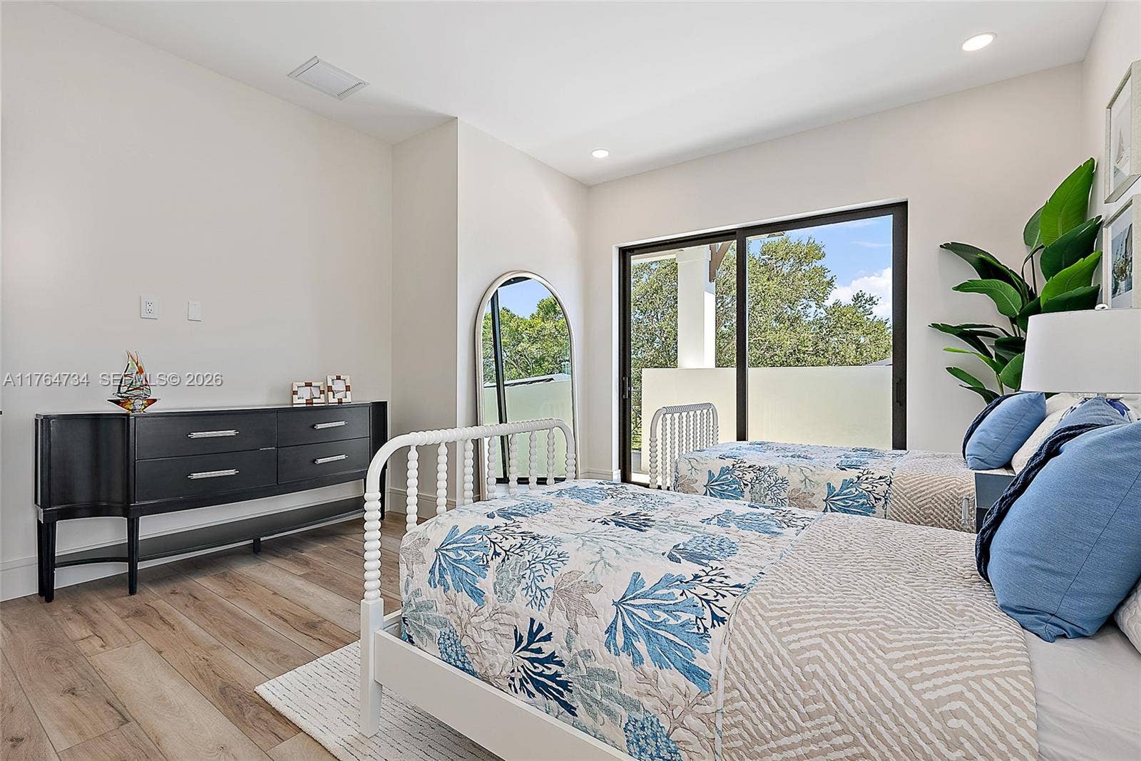 325 N Fairway, Tequesta, FL 33469 Guest Bedroom