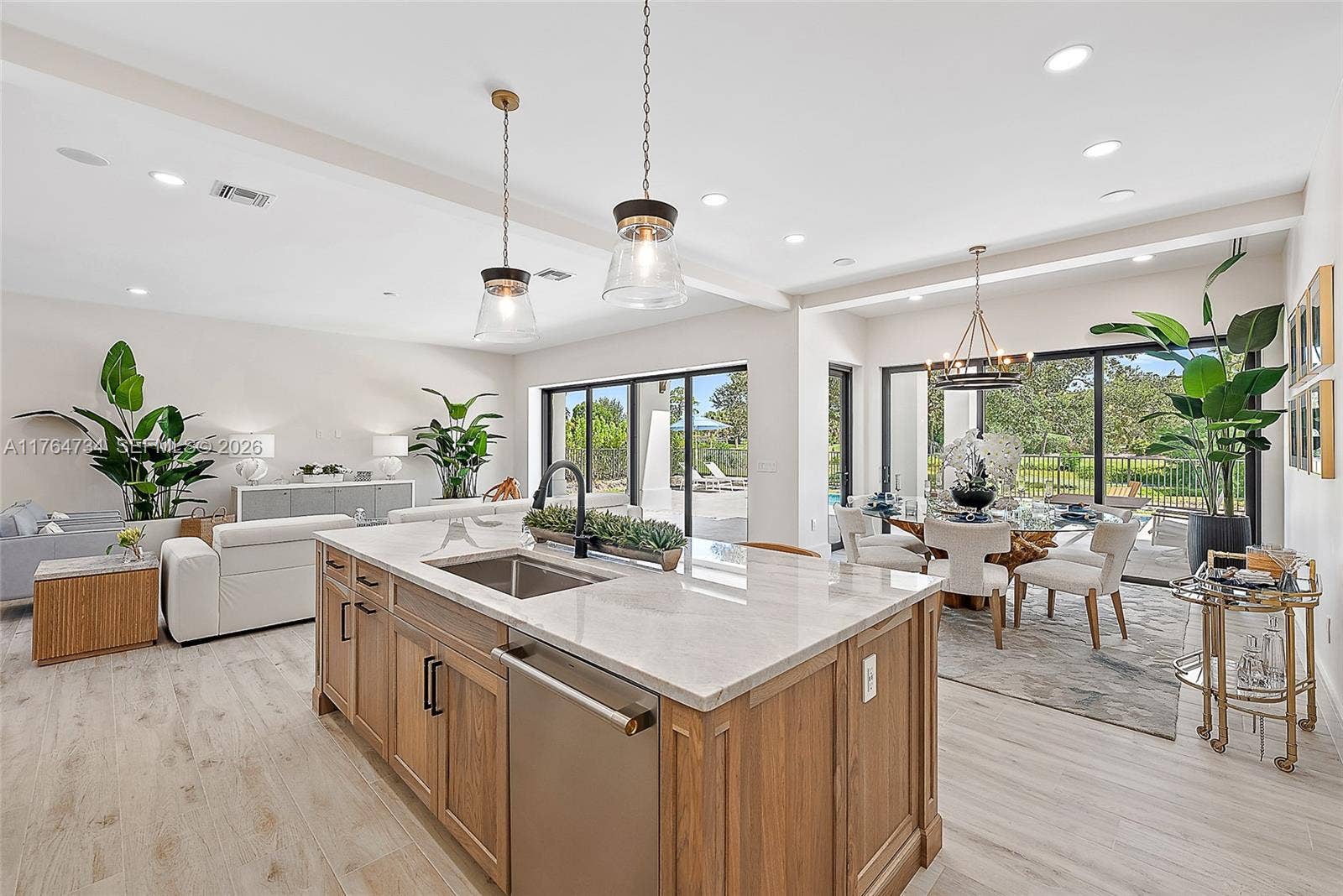 325 N Fairway, Tequesta, FL 33469 Kitchen / Family Room