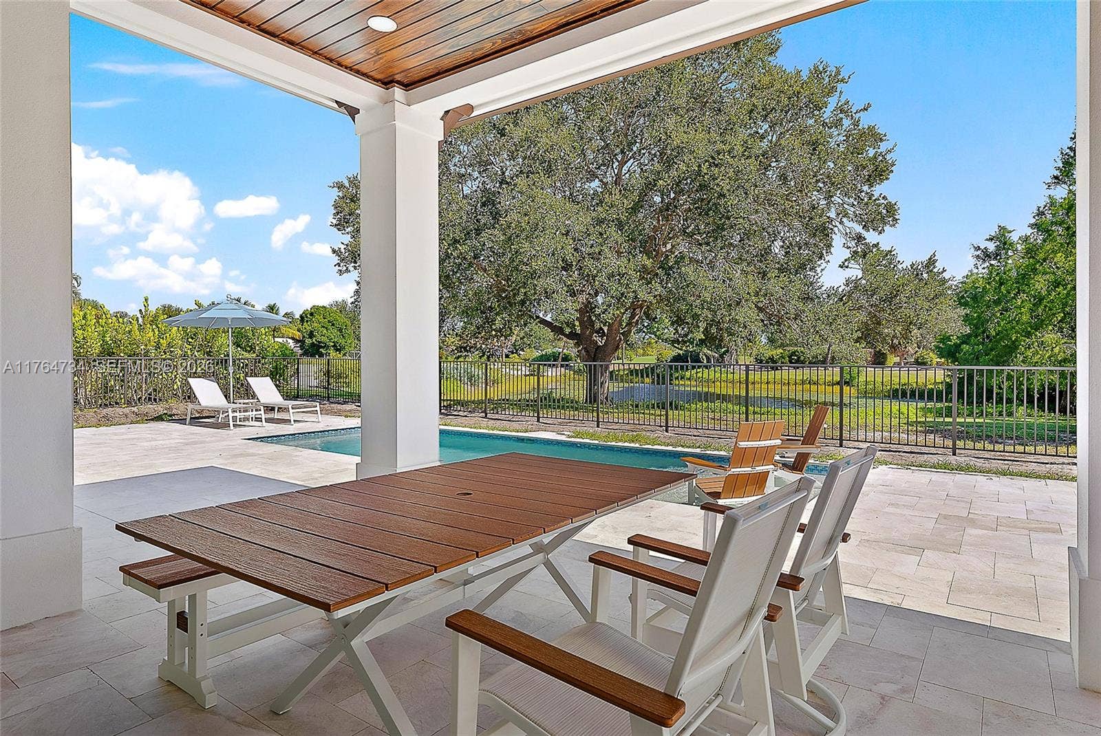 325 N Fairway, Tequesta, FL 33469 Covered Patio