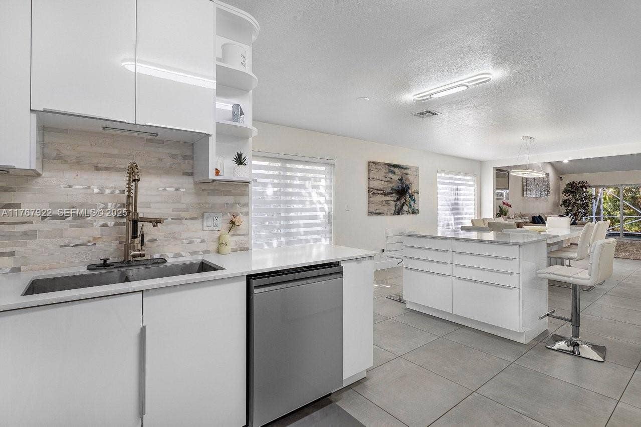 517 Misty Oaks Drive, Pompano Beach, FL 33069 Photo 8
