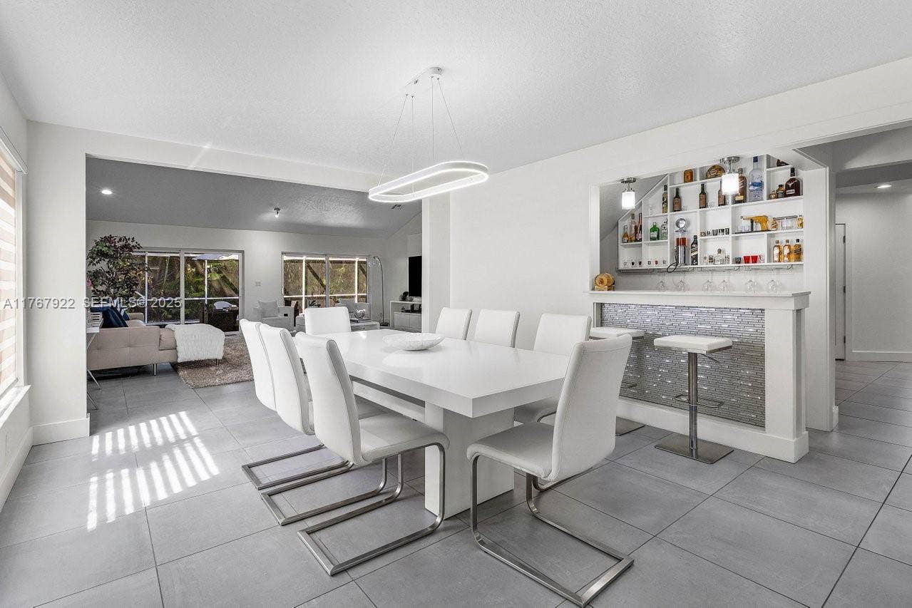 517 Misty Oaks Drive, Pompano Beach, FL 33069 Photo 9