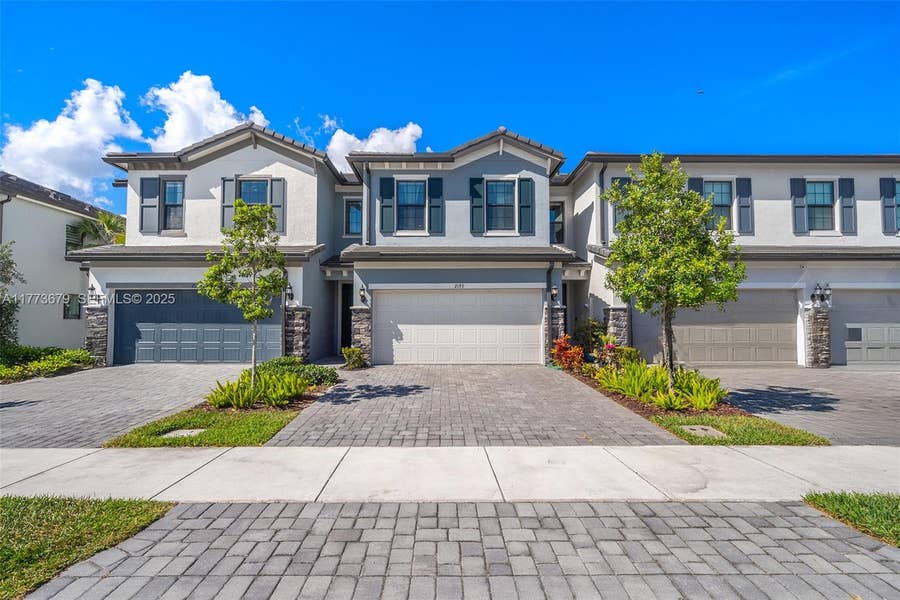 Property photo for 2193 Appleton Circle, Oakland Park, FL