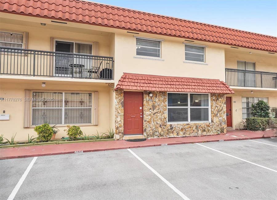 Property photo for 6668 SW 41st Place, #29, Davie, FL
