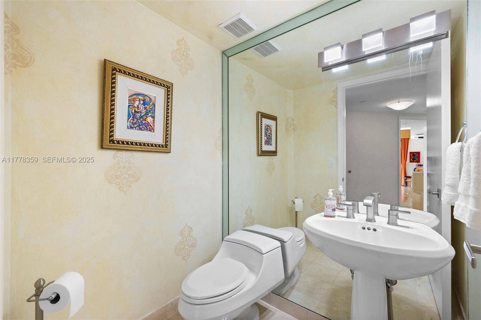 Surfside, FL 33154 powder room