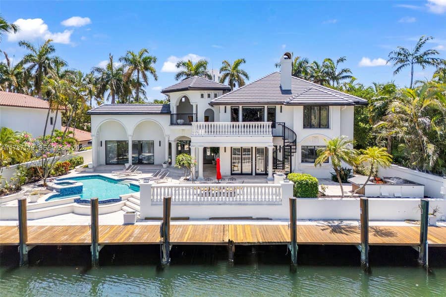 Property photo for 2561 Lucille Drive, Fort Lauderdale, FL