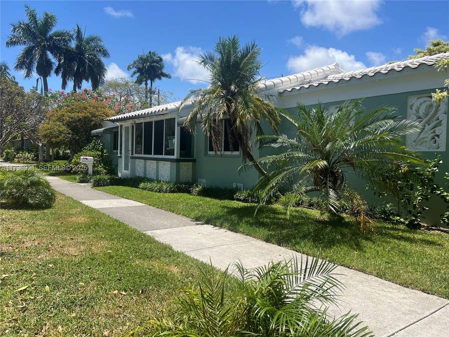 Property photo for 326 S 14th Avenue, Hollywood, FL