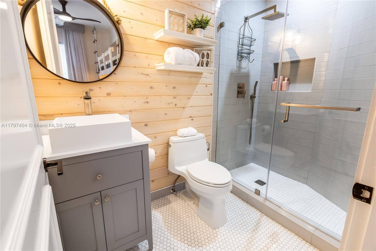 2120 N Ocean Boulevard, #VII, Fort Lauderdale, FL 33305 Guest Bathroom 3, Third Floor