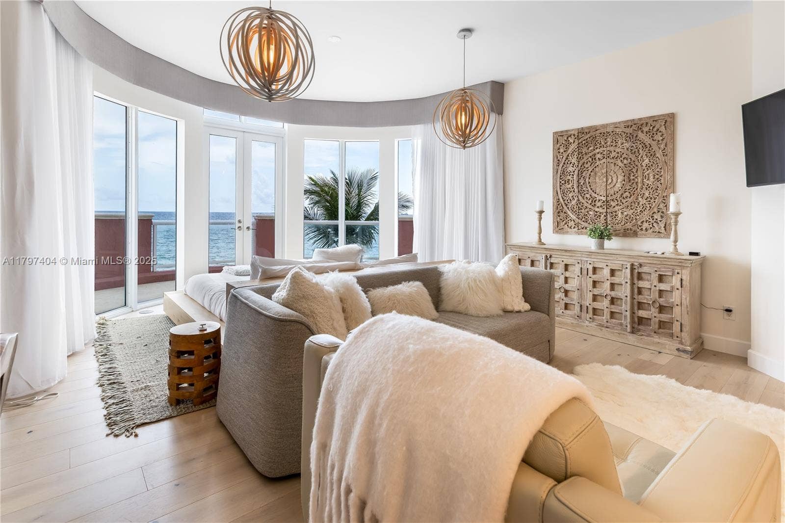 2120 N Ocean Boulevard, #VII, Fort Lauderdale, FL 33305 Main Bedroom, 4th Floor