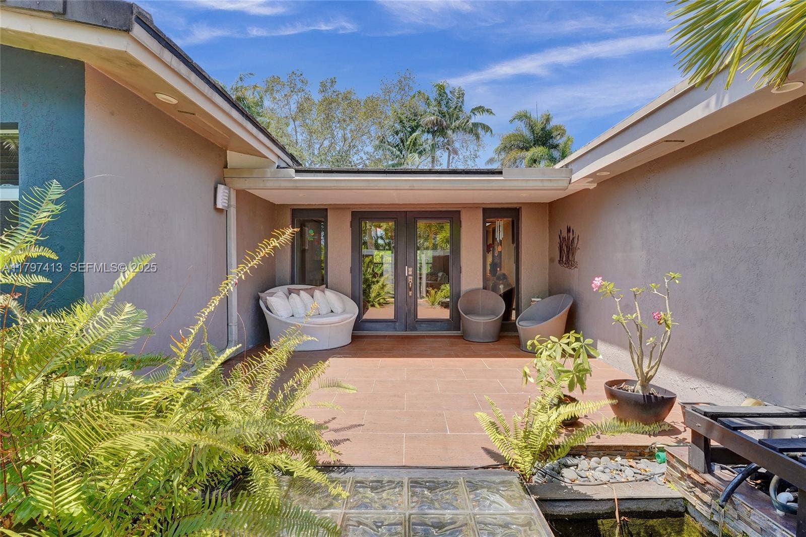 2213 NE 17th Avenue, Wilton Manors, FL 33305 Photo 2