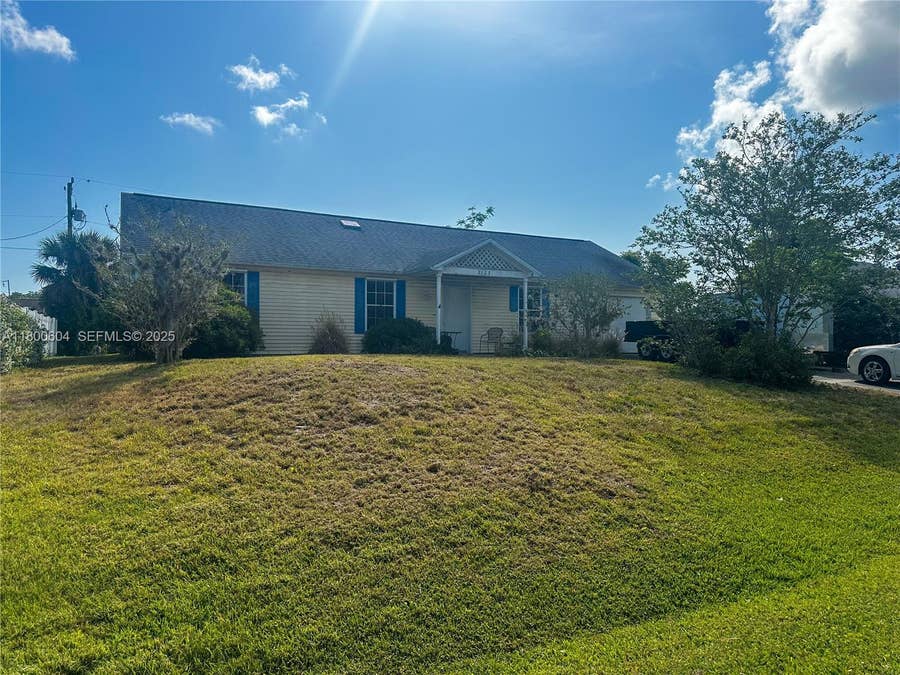 Property photo for 3123 Tamarind Drive, Edgewater, FL