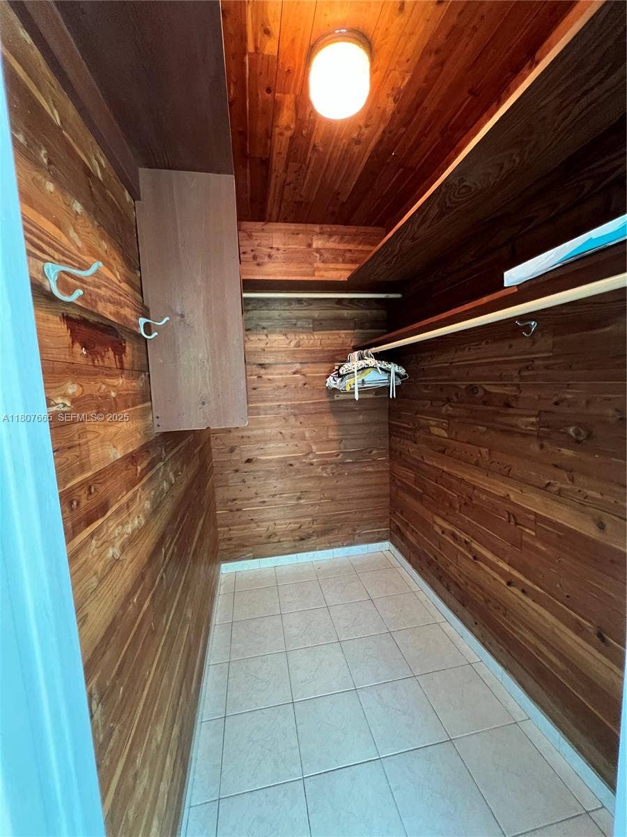 Master Closet II