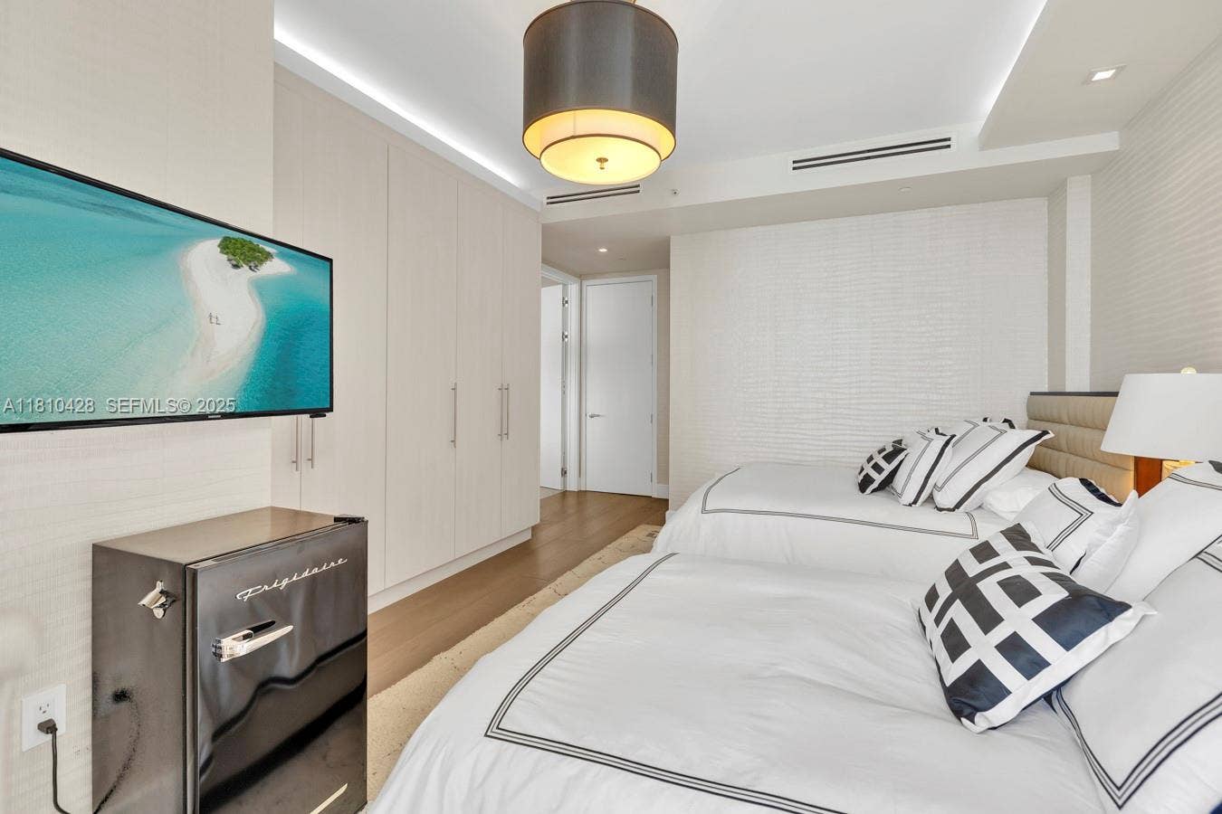 9701 Collins Avenue, #2403S, Bal Harbour, FL 33154 Photo 17
