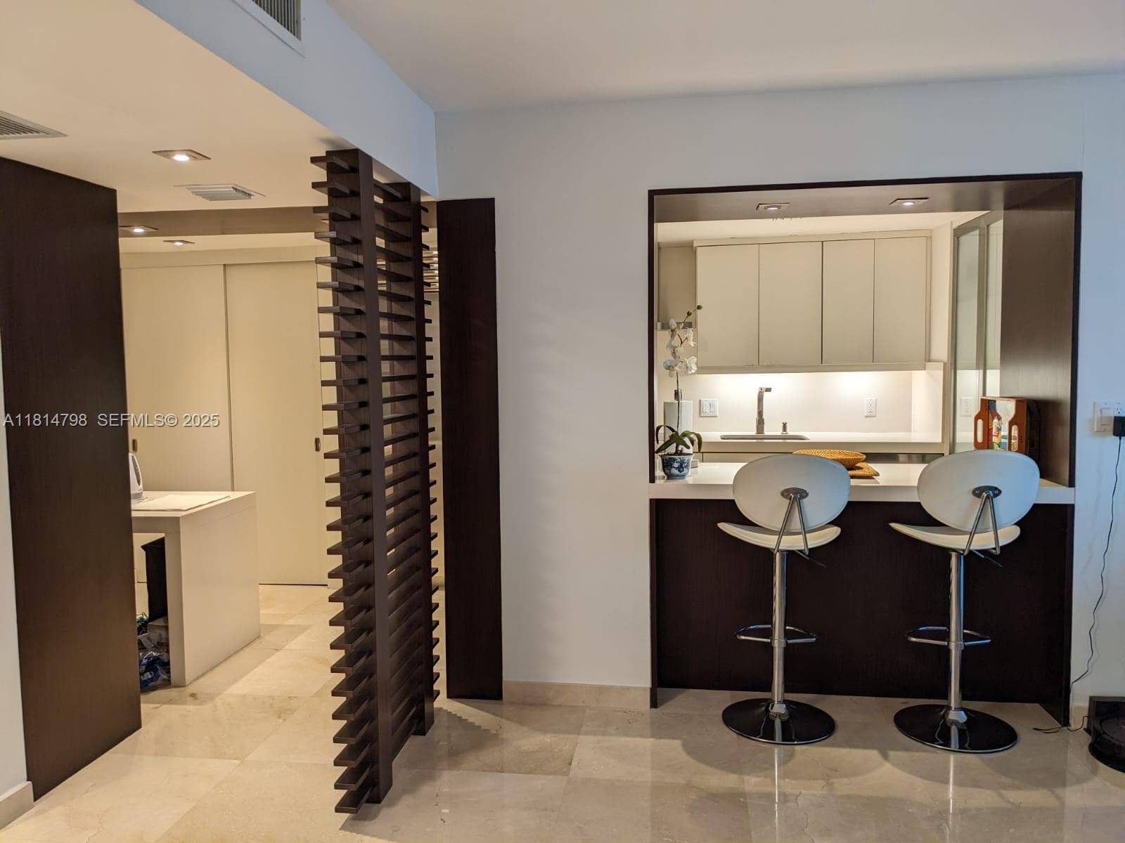 9801 Collins Avenue, #17U, Bal Harbour, Bal Harbour, FL 33154 Laundry, open kitchen, Bar
