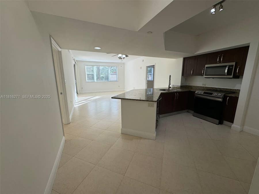 Property photo for 19900 E Country Club Drive, #209, Aventura, FL