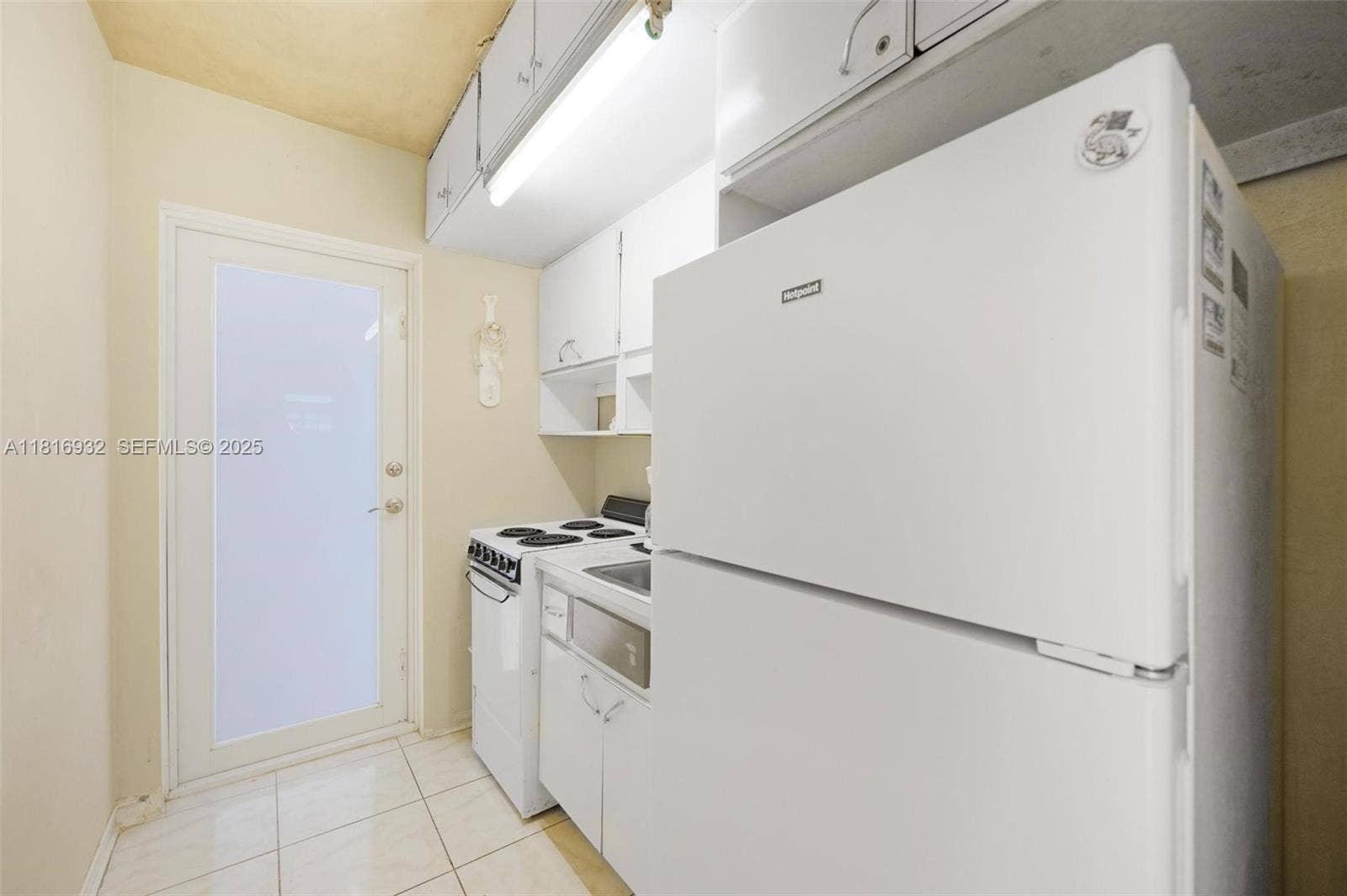 9920 Collins Avenue, #2, Bal Harbour, FL 33154 Kitchen
