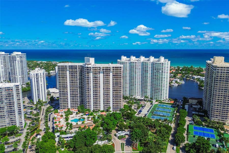 Property photo for 20281 E Country Club Drive, #1412, Aventura, FL