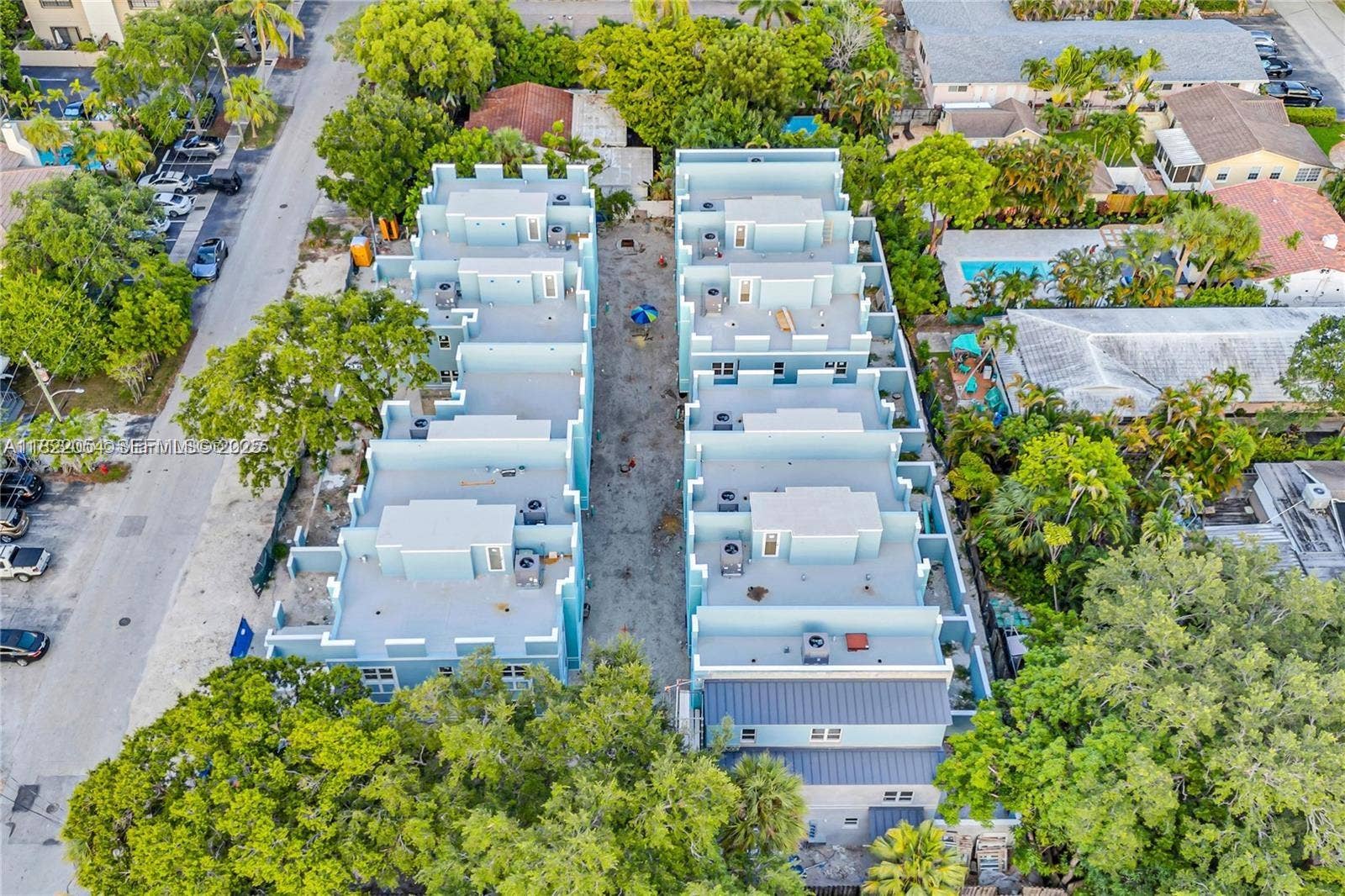 824 SE 12th Court, Fort Lauderdale, FL 33316 Photo 4