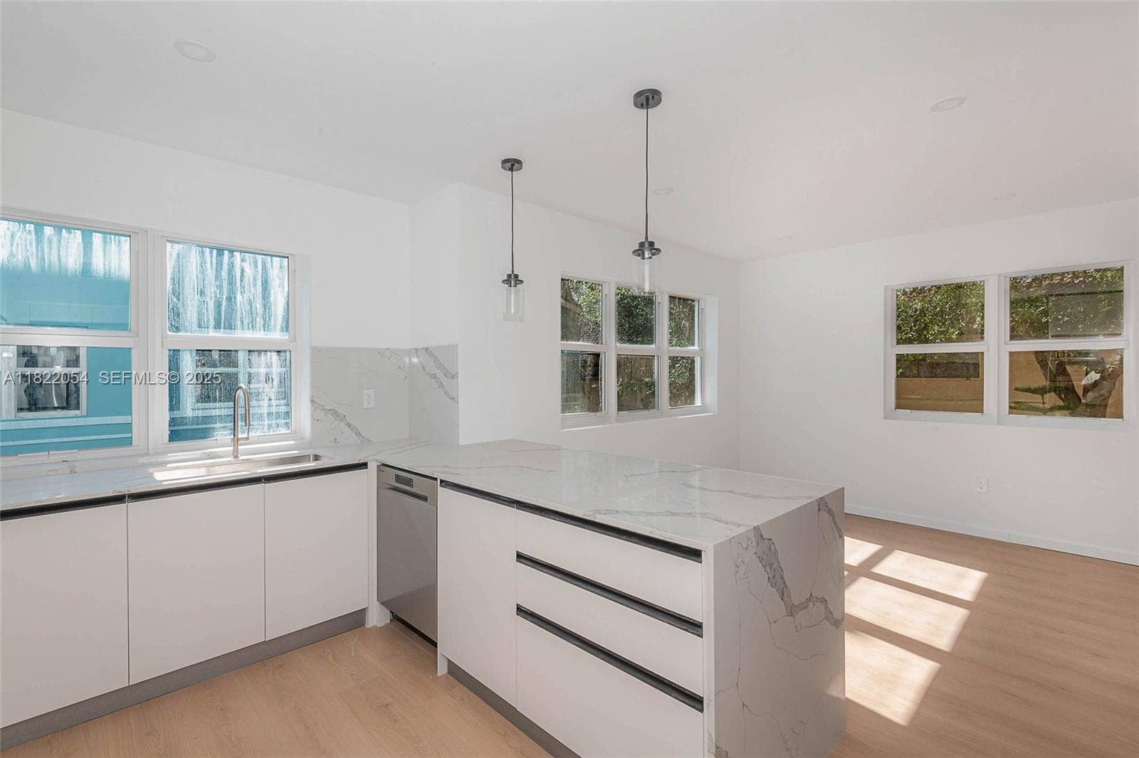 824 SE 12th Court, Fort Lauderdale, FL 33316 Photo 7