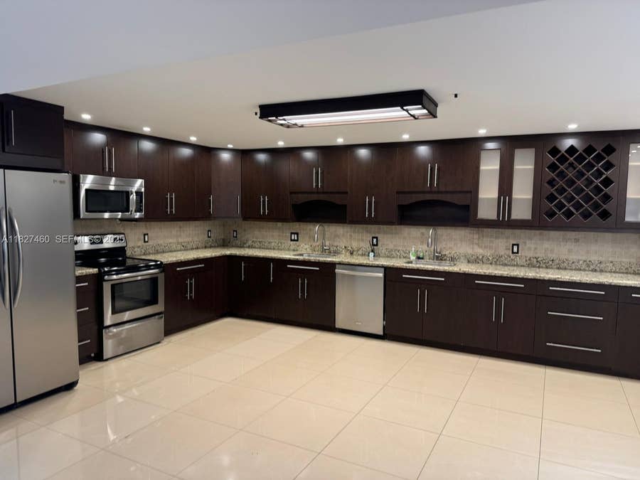 Property photo for 20401 NE 30th Avenue, #124-8, Aventura, FL