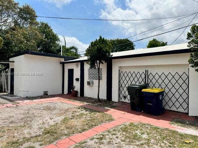 42 SE 10th Terrace, Dania Beach, FL 33004 Photo 3