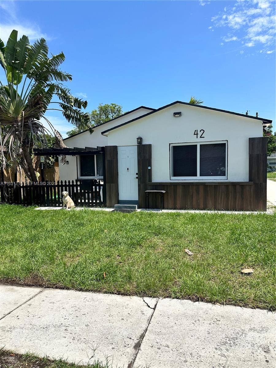 42 SE 10th Terrace, Dania Beach, FL 33004 Photo 1