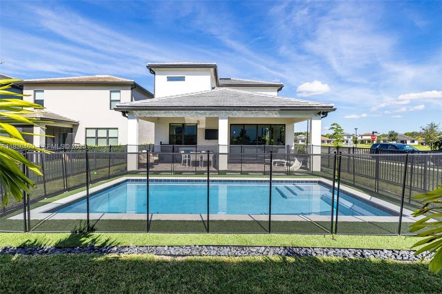 Property photo for 2414 Primrose Place, Oakland Park, FL