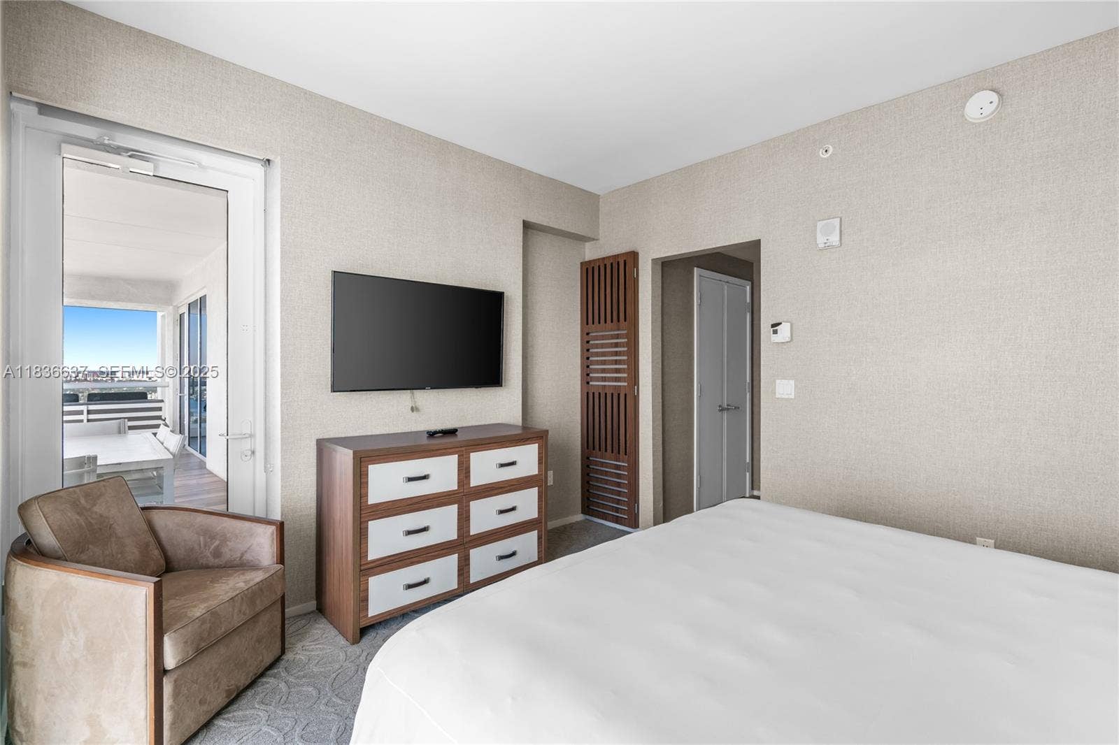 551 N Fort Lauderdale Beach Boulevard, #R2205, Fort Lauderdale, FL 33304 Photo 9