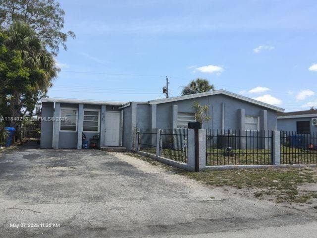 Property photo for Hollywood, FL