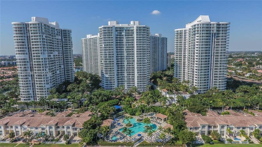 Property photo for 21150 Point Place, #406, Aventura, FL