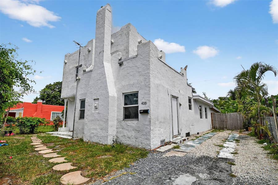 Property photo for 435 Avenida Alegre, West Palm Beach, FL