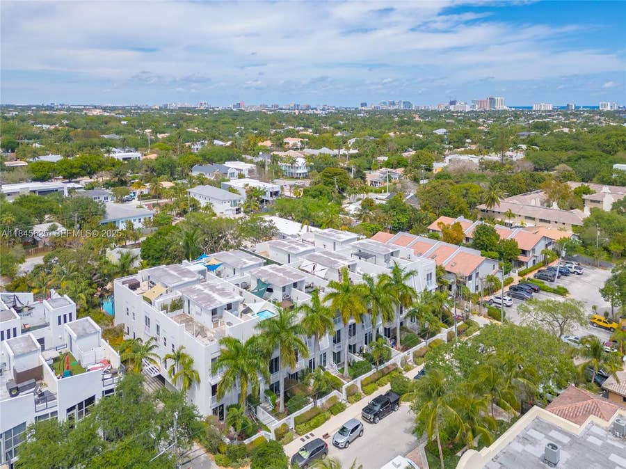 Property photo for 811 SE 12th Court, Fort Lauderdale, FL