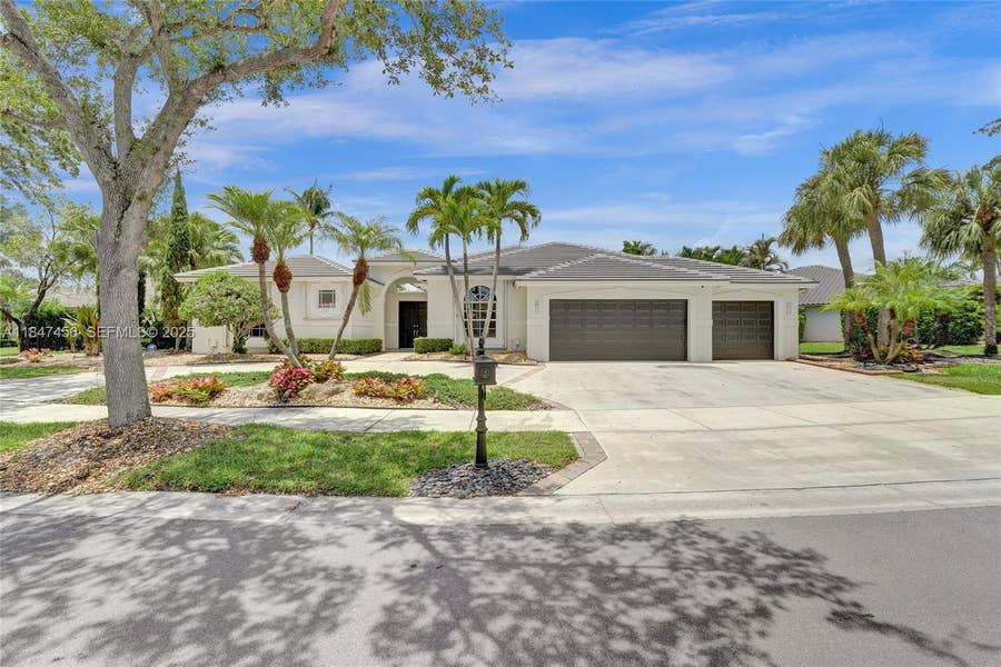 Property photo for 208 Landings Boulevard, Weston, FL