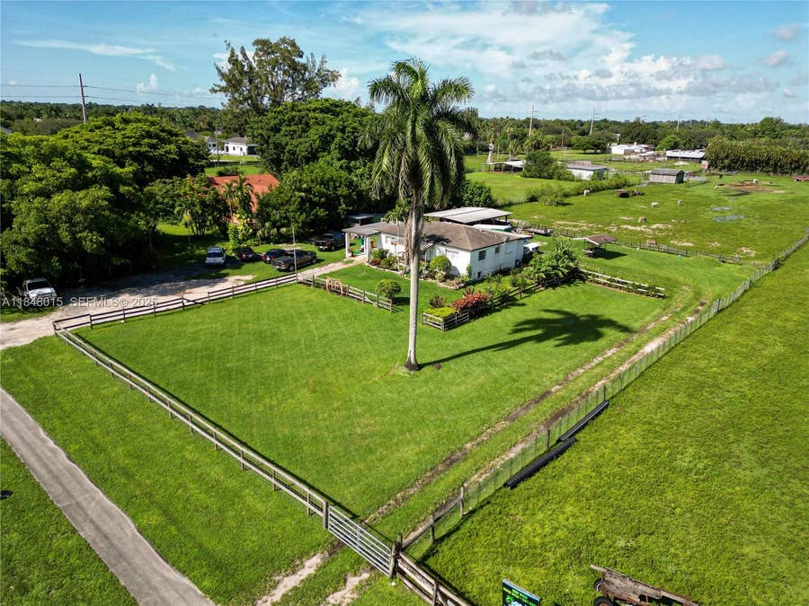 Property photo for 1921 SW 112th Avenue, Davie, FL