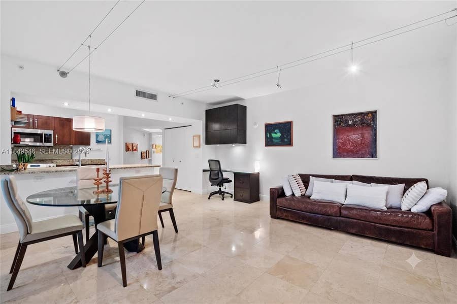 Property photo for 19900 E Country Club Drive, #212, Aventura, FL