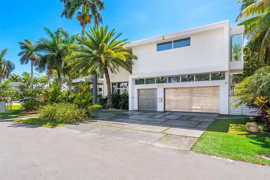 Property photo for 300 Royal Plaza Drive, Fort Lauderdale, FL