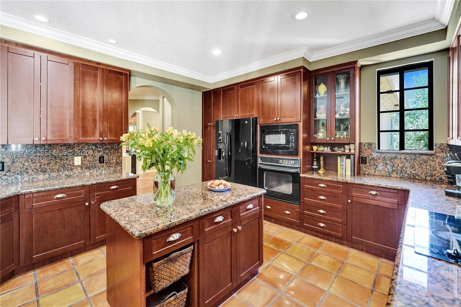 1577 Passion Vine Circle, #9-2, Weston, FL 33326 Custom kitchen with cabinets to the ceiling