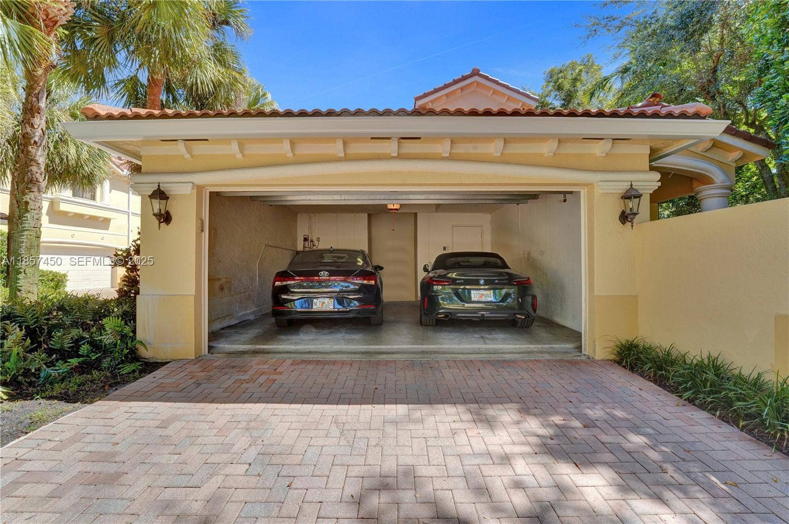 1577 Passion Vine Circle, #9-2, Weston, FL 33326 Plenty of room for 2 cars and guests