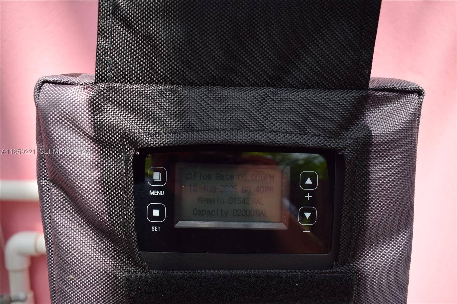 524 NE 27th Drive, Wilton Manors, FL 33334 Advanced water purification system supplies the entire home and includes a user-friendly digital panel for real-time readingsensuring wellness with every drop
