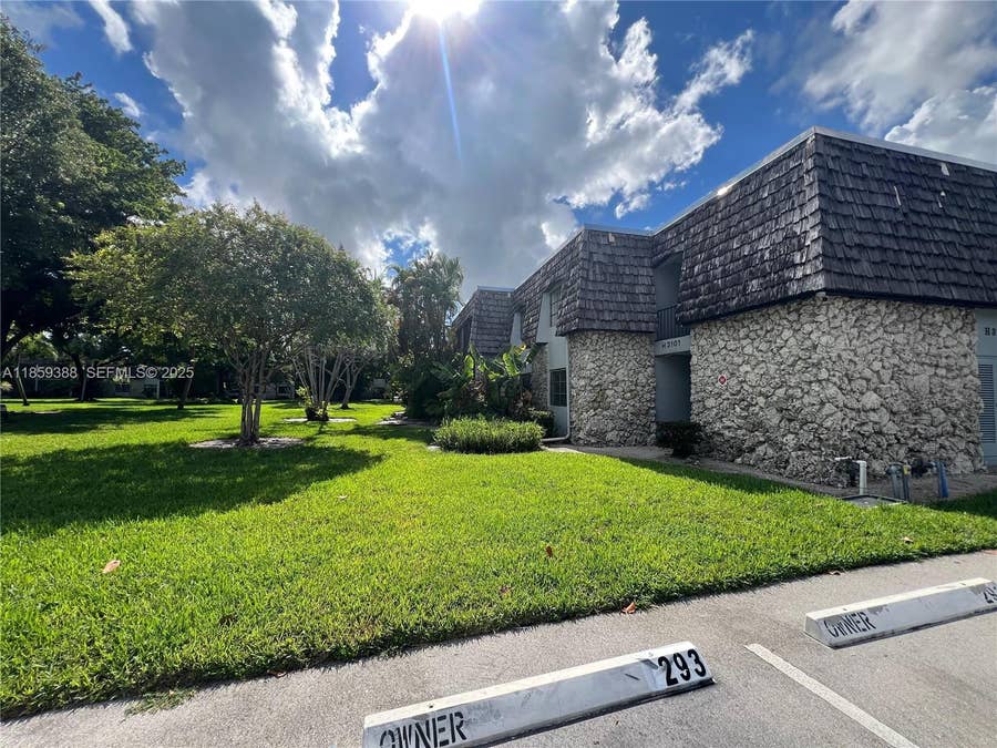 Property photo for 3101 Oakland Shores Drive, #H104, Oakland Park, FL
