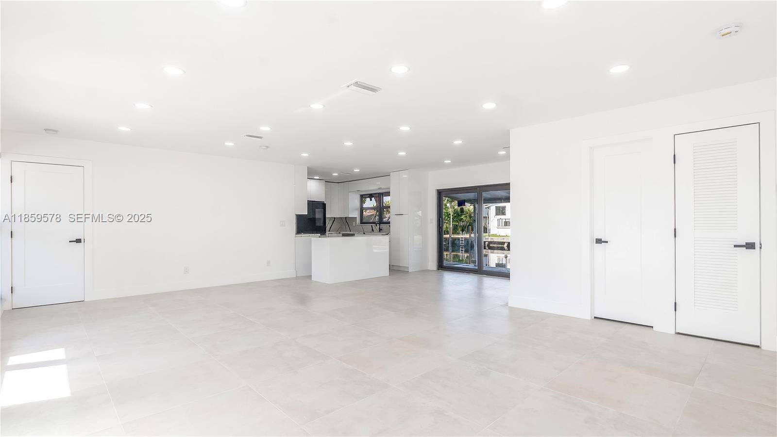 2417 NE 18th Avenue, Wilton Manors, FL 33305 Photo 3
