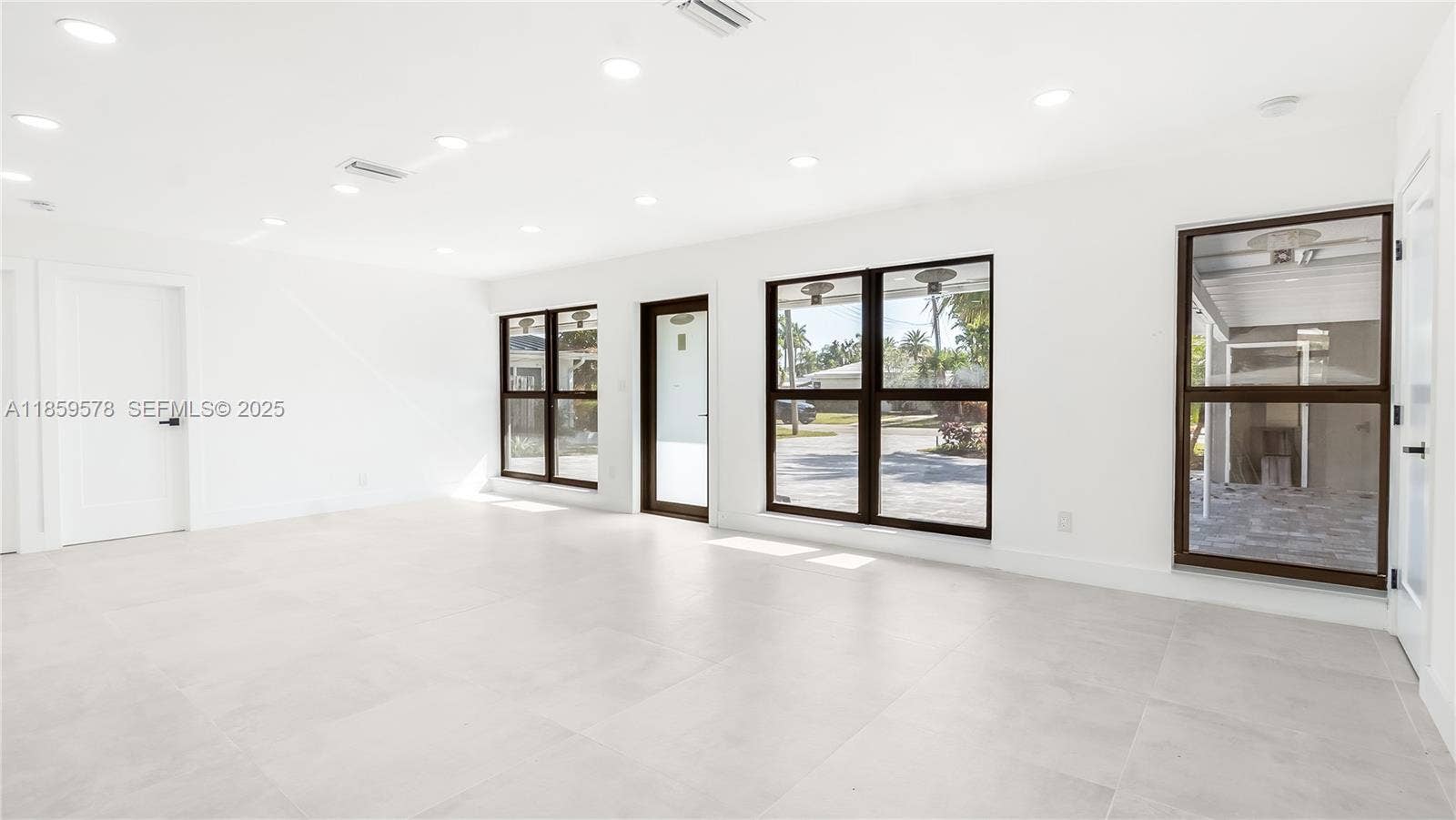 2417 NE 18th Avenue, Wilton Manors, FL 33305 Photo 6