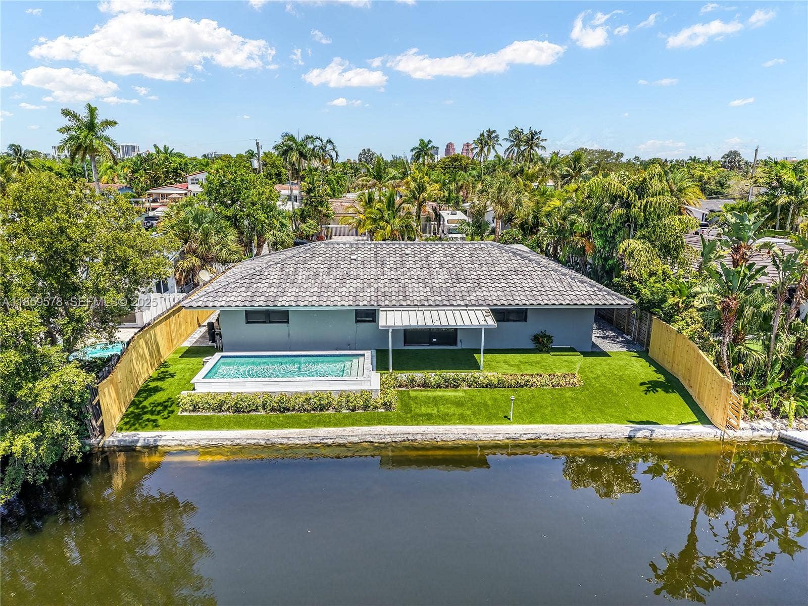 2417 NE 18th Avenue, Wilton Manors, FL 33305 Photo 25