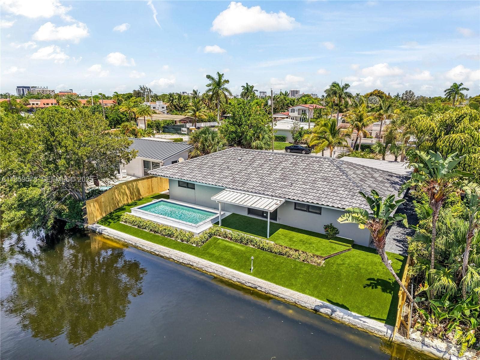 2417 NE 18th Avenue, Wilton Manors, FL 33305 Photo 24
