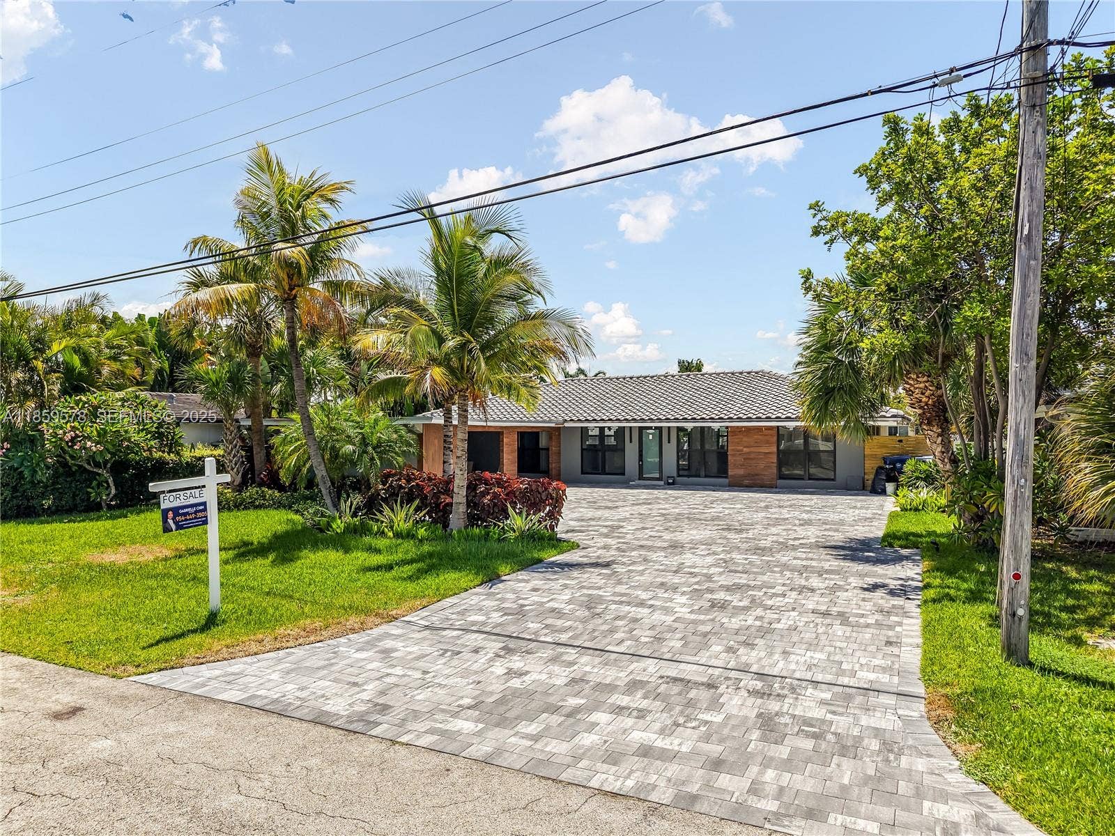 2417 NE 18th Avenue, Wilton Manors, FL 33305 Photo 1