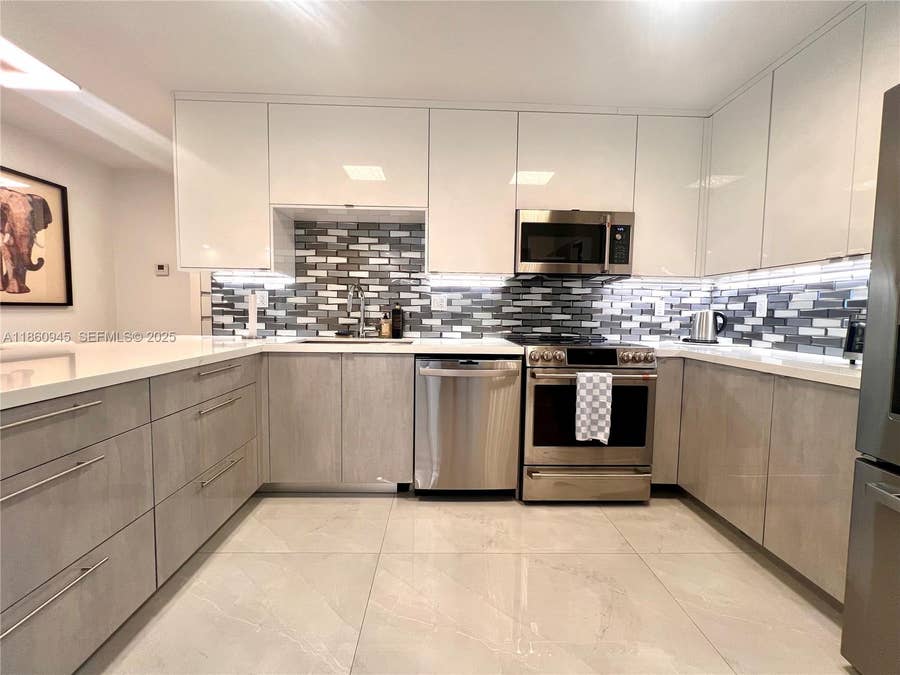Property photo for 100 Bayview Drive, #1524, Sunny Isles Beach, FL