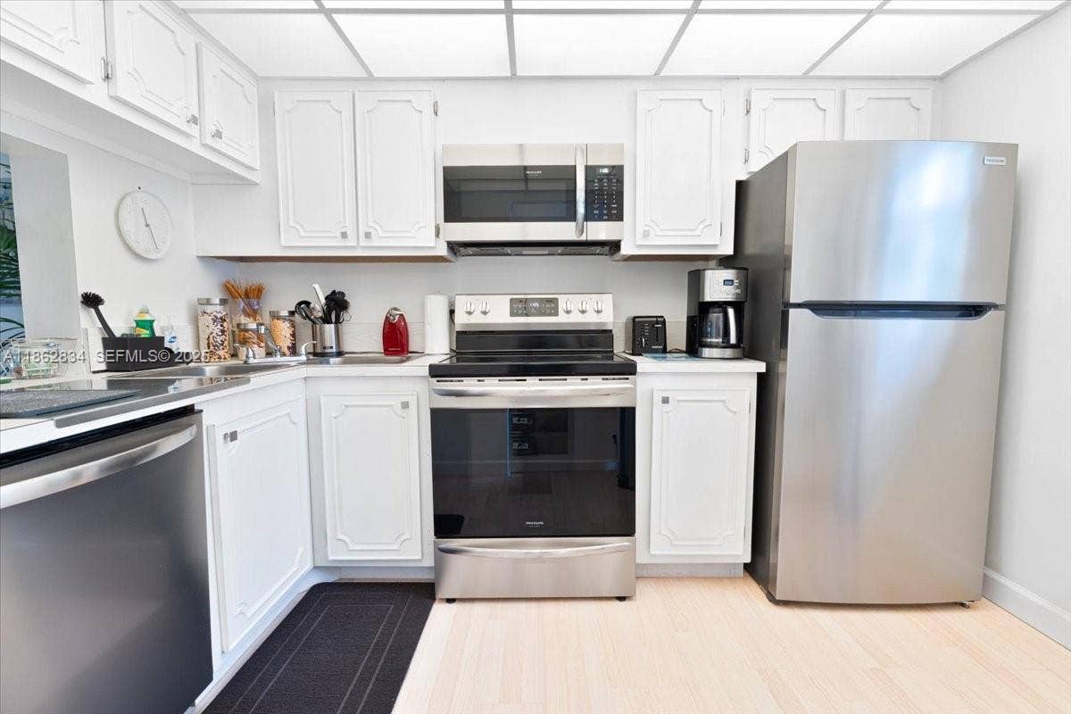 1501 S Ocean Boulevard, #227, Lauderdale By The Sea, FL 33062 Practical kitchen, all newer appliances