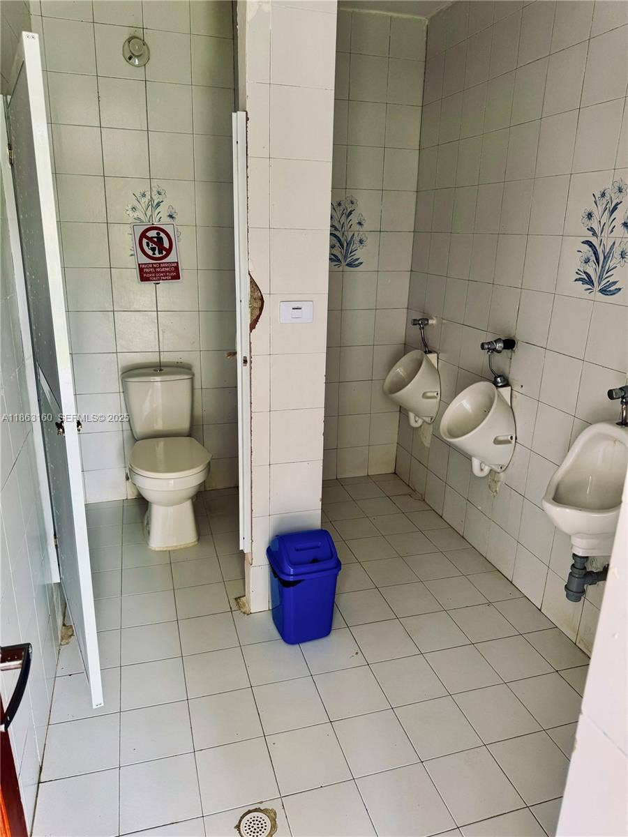 Casa De Campo Castillete, FL Public Bathroom