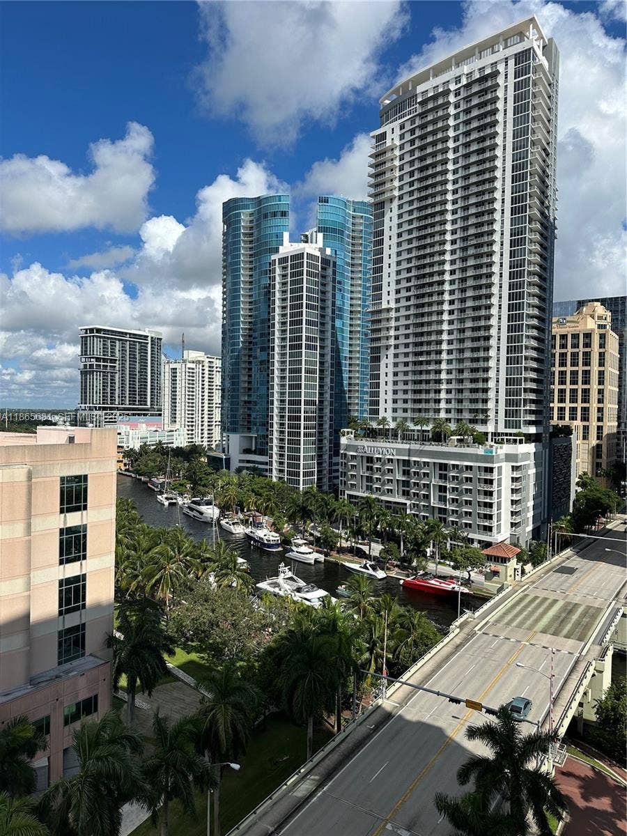 511 SE 5th Avenue, #1214, Fort Lauderdale, FL 33301 Balcony View 1