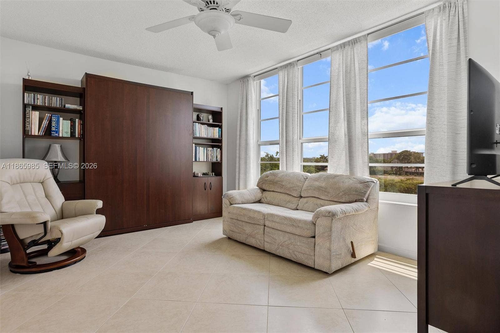 3150 N Course Lane, #402, Pompano Beach, FL 33069 Guest Room