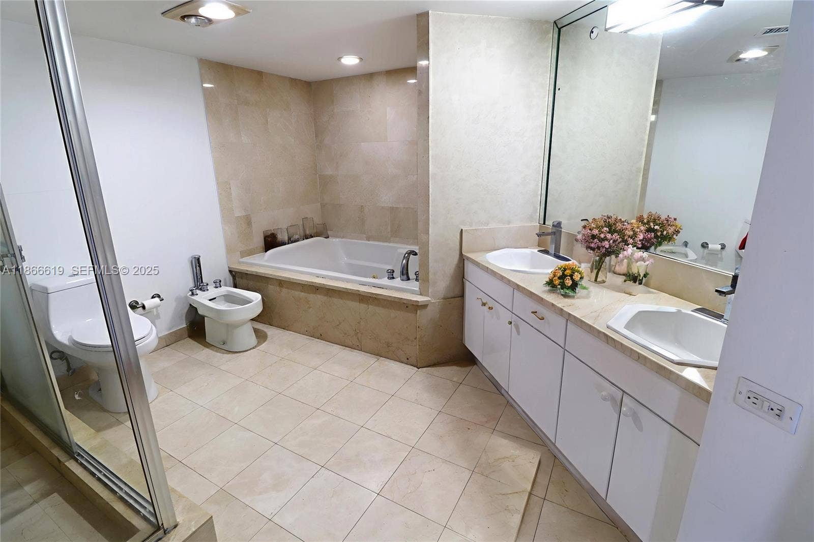 8855 Collins Avenue, #5A, Surfside, FL 33154 Primary Bathroom